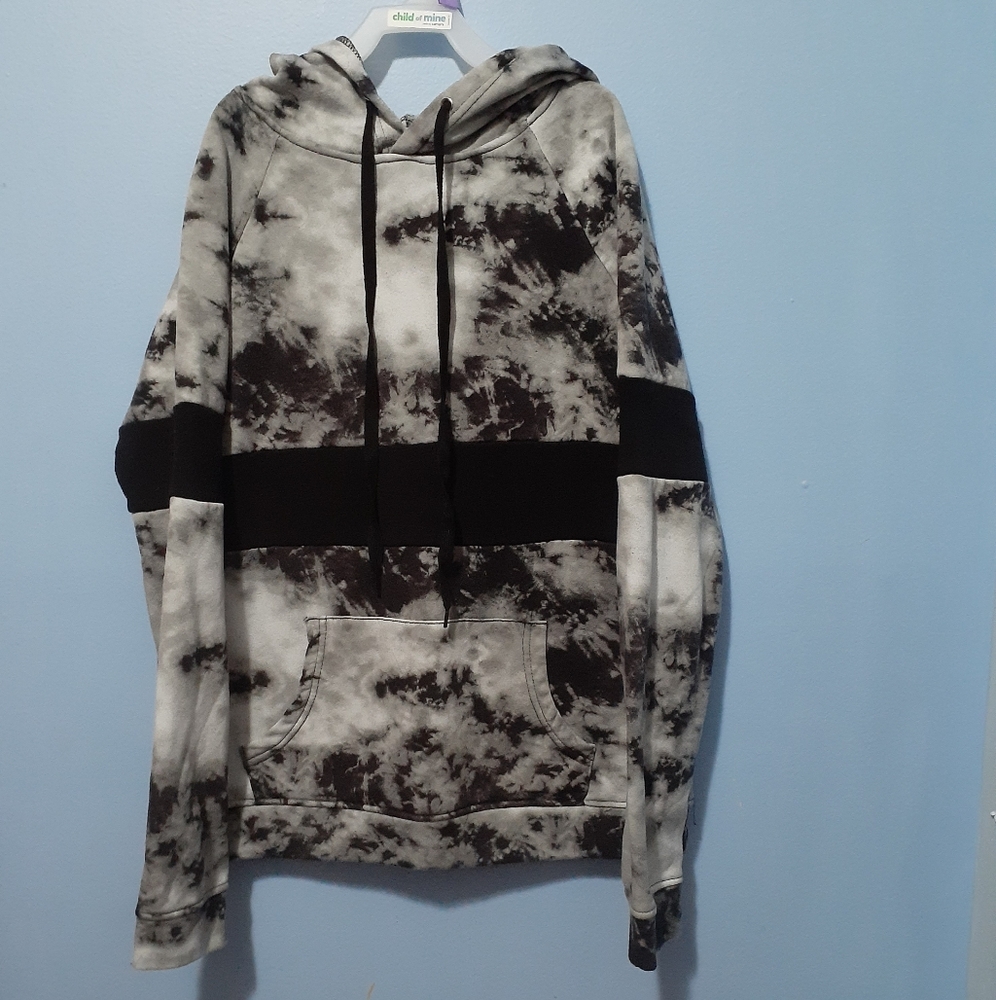 2 For 25$ Teenager's Ardene Hoodie.
